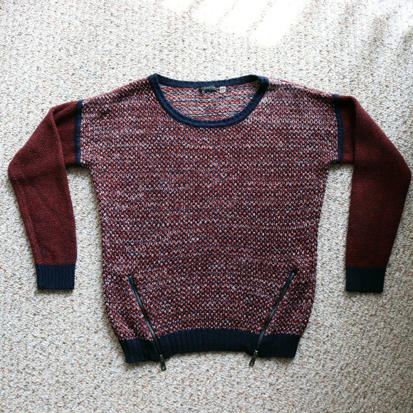 Dex Sweaters - Size M Dex Blue & Red Sweater